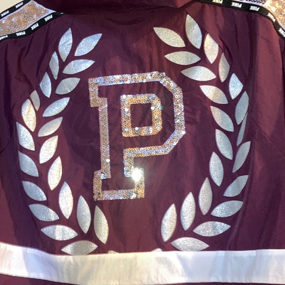 Burgundy wind breaker - Picture 5 of 7